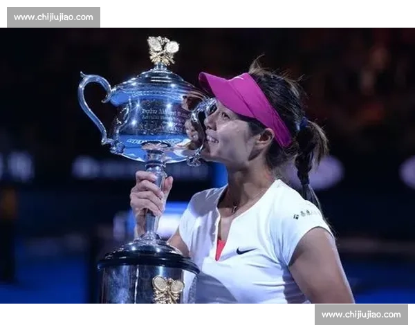 大威廉姆斯与李娜巅峰对决揭示女子网坛时代交锋传奇背后的力量与荣耀 大威廉姆斯与李娜巅峰对决揭示女子网坛时代交锋传奇背后的力量与荣耀