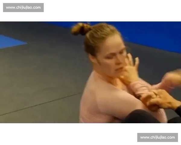 米莎塔特挑战隆达罗西的巅峰对决 谁能在这场女子格斗史诗中笑到最后 米莎塔特挑战隆达罗西的巅峰对决 谁能在这场女子格斗史诗中笑到最后